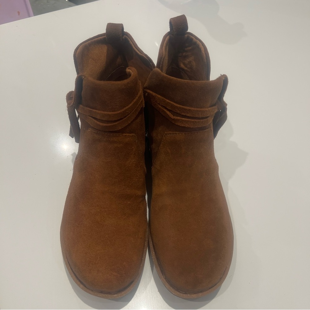 Born
Women's Vaughn Round Toe Regular Booties - Picture 6 of 8